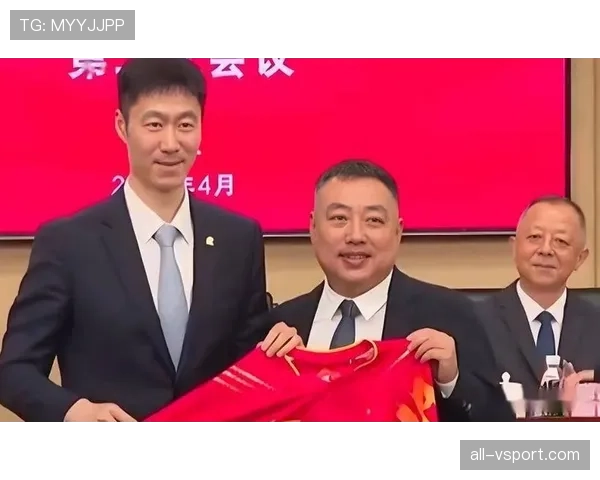 王励勤下馆子掏卡那会儿，瞬间把我们这桌人划成两种人