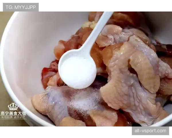 邹敬园这训练强度，一天四练完还能啃鸡腿？